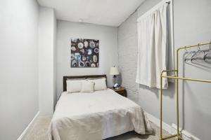 Stylish Redbrick 2BR in Heart of DC