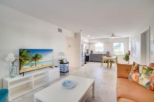 Approx 40 steps to beach entrance of Anna Maria beach