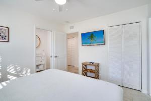 Approx 40 steps to beach entrance of Anna Maria beach