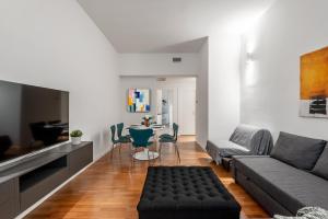 StayEasy Crocetta - Duomo walking, 2 bedrooms 2 baths