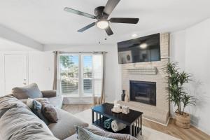 2BD Modern Townhouse - Mins to 6 Flags UT & More