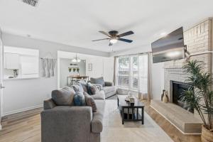 2BD Modern Townhouse - Mins to 6 Flags UT & More