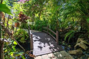Zen Beach House, Steps From Atlantic Ave and Beach