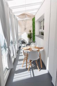 Hermoso departamento, a cuatro cuadras del mar - HERMOSO BALCÓN