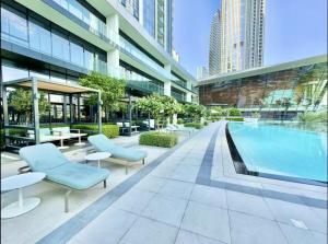 Luxurious Unit With Fountain & Burj Khalifa View