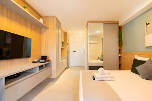 Easy Star - Belo studio com varanda na Sumaré - NM01I