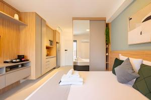 Easy Star - Belo studio com varanda na Sumaré - NM01I