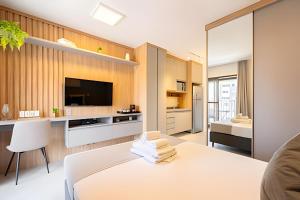 Easy Star - Belo studio com varanda na Sumaré - NM01I