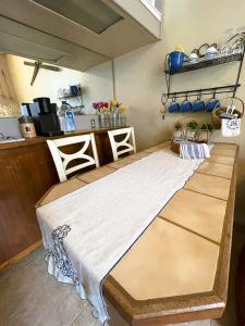 Cozy Alpine Retreat in Historic Downtown
