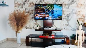 Tranquil One Bedroom with Scenic Views Fourways