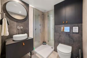 The Bear Dome with Barrel Hot Tub in Franklin