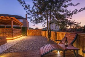 Private Hot Tub - Zen & Bubbles