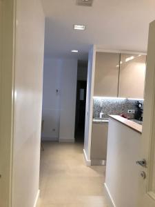 2 beds-2 full baths,AC, lift-balcony, parking