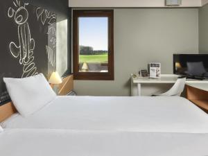 ibis Charleroi Airport Brussels South