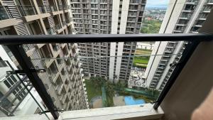 Spacious 2 Bedroom Apartment at Skyhouse BSD Kensington