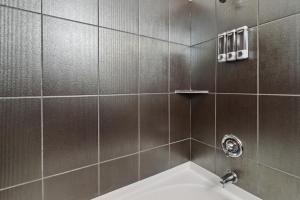 Modern Stylish Suite Design District Dallas