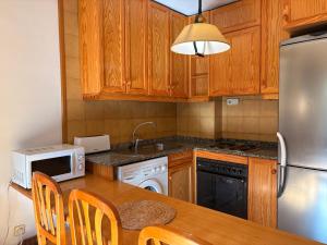 Chimenea en invierno, piscina en verano - Herbasabina 3