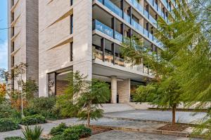 Warm, Central and Modern Apartment