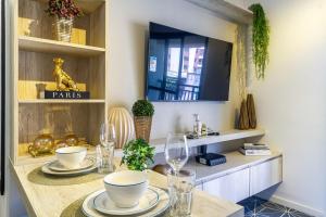 MY806 · MY806 Completo e ao lado do Shopping Frei Caneca