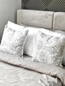 Shennas Condo Unit Rental