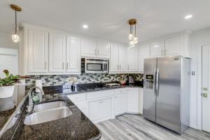 Walk to Cultural District Fort Worth Home with Yard