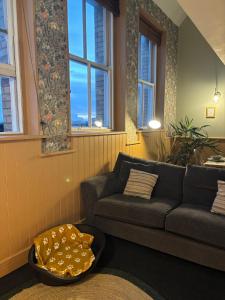 Central Plymouth Sea View Penthouse Apartment with Secure Parking