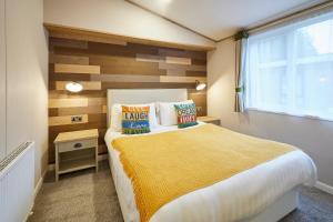 Foxglove Lodge with Hot Tub