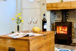 Central, dog friendly, private courtyard