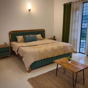Quaint Cozy 3BHK Triplex Apartment near Cyberhub, Gurugram