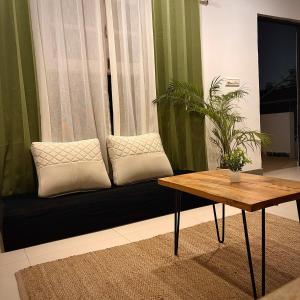 Quaint Cozy 3BHK Triplex Apartment near Cyberhub, Gurugram