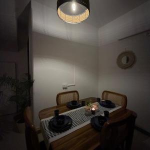 Quaint Cozy 3BHK Triplex Apartment near Cyberhub, Gurugram