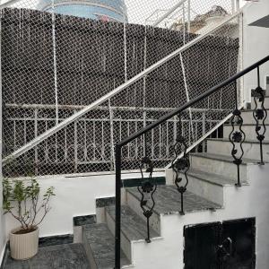 Quaint Cozy 3BHK Triplex Apartment near Cyberhub, Gurugram
