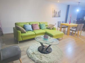 Sampaul Bradford Apartment