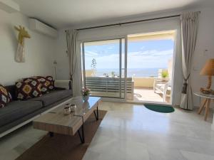 Spectacular 3 bedrooms Sea Views apartment