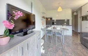 Amazing Apartment In Bredene