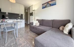 Amazing Apartment In Bredene