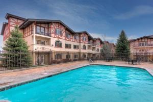Family-Friendly Zermatt King Villa with Kitchen Near Park City - #1072