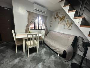 Cozy Modern Apartment Staycation Spot