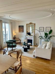 Luxury designer apartment Notre-Dame with terrace