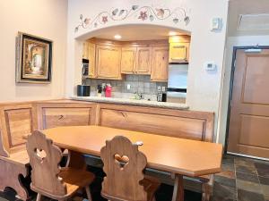 Cozy Zermatt Swiss King Villa with Kitchen Near Park City & Deer Valley Ski Resorts - 1089