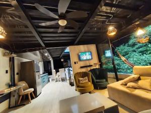 Casa frente al mar en la montaña