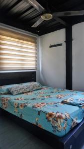 Casa frente al mar en la montaña