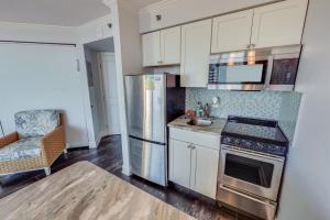 New Caravelle Resort 1BR Honeymoon Suite Pools!