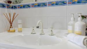 Amazing Views and Short Walk To Beach