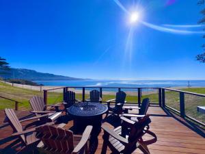 Spectacular Bolinas Oceanfront Retreat