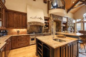 Luxury Telluride Retreat Hot Tub and Mountain View