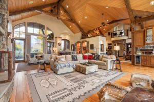 Luxury Telluride Retreat Hot Tub and Mountain View