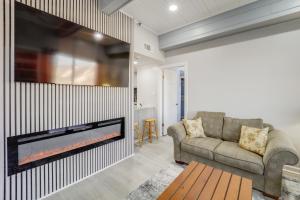 Near Sugar Mountain Renovated Condo with Views!