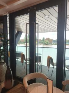 Kensington Times River Residence