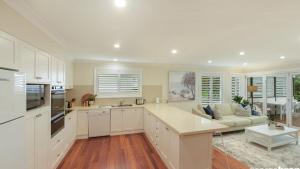 House De La Vista - Beach and Mountain Views